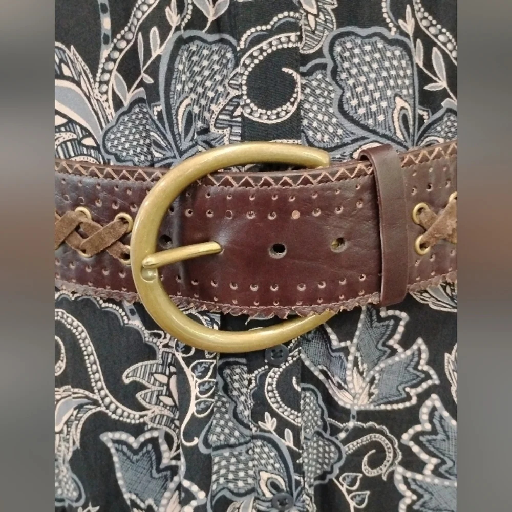 LARGE HYDE COLLECTION LEATHER BELT